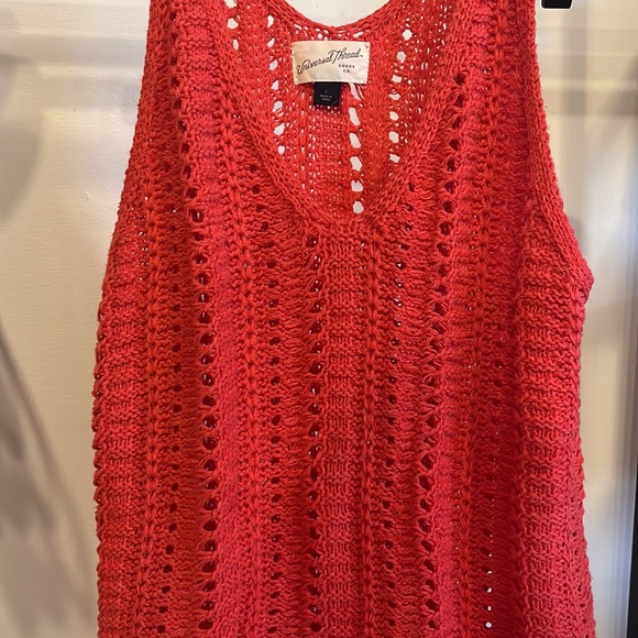 Universal Thread Sweater Tank in Large - Picture 3 of 4